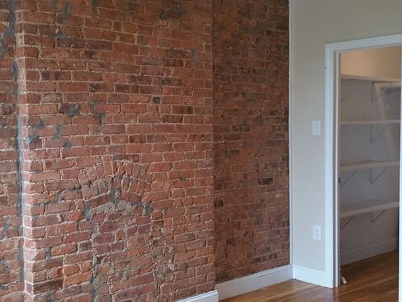 4th image of 390 Vernon Ave APT 4D