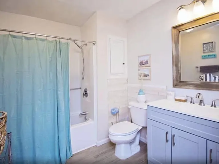 205 Barefoot Ln #B — Photo 8