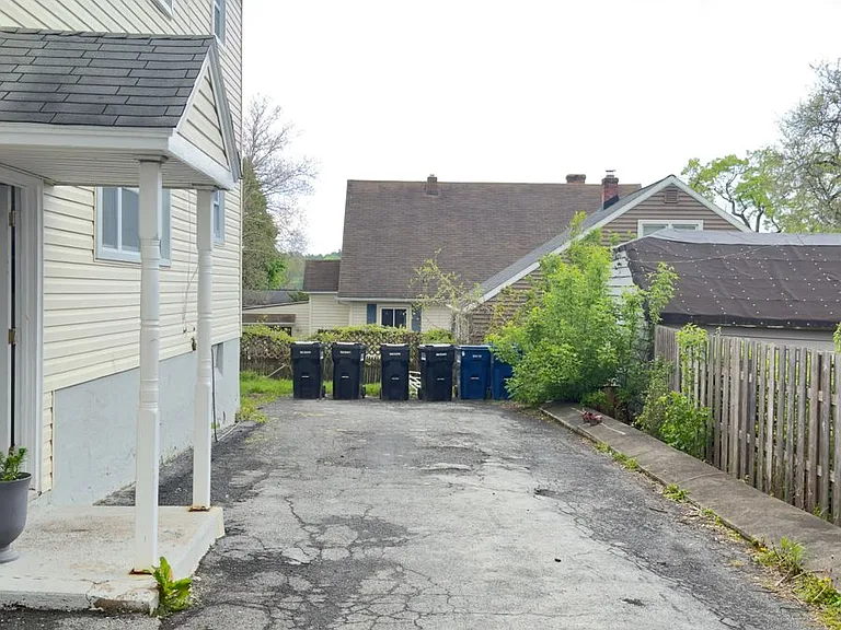 1006 Sunnycrest Rd #3 — Photo 16