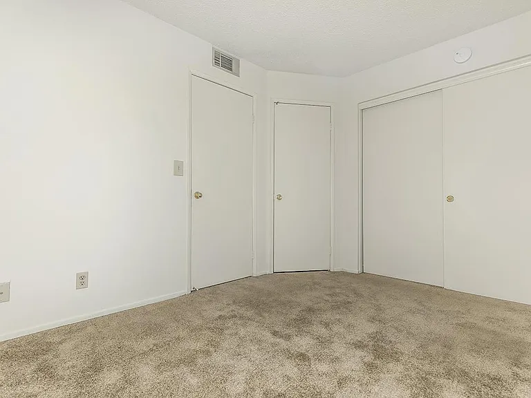Glenoaks Terrace Apartments — Photo 43