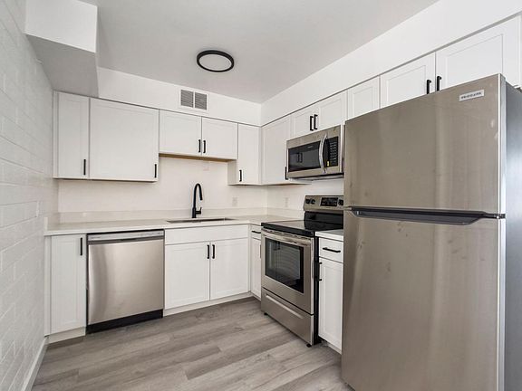 2nd image of 2242-2302 E Pinchot Ave #F91dba0eb