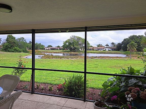 4th image of 4743 Lakewood Blvd