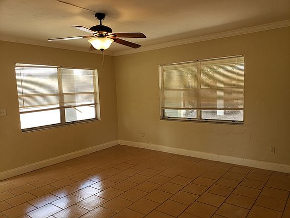 5th image of 2224 S Crystal Lake Dr