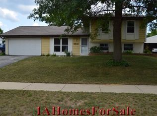 3812 Silver Spring Dr NE, Cedar Rapids, IA 52402