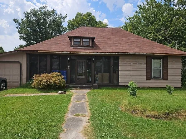 1208 S 9th St, Paragould, AR 72450