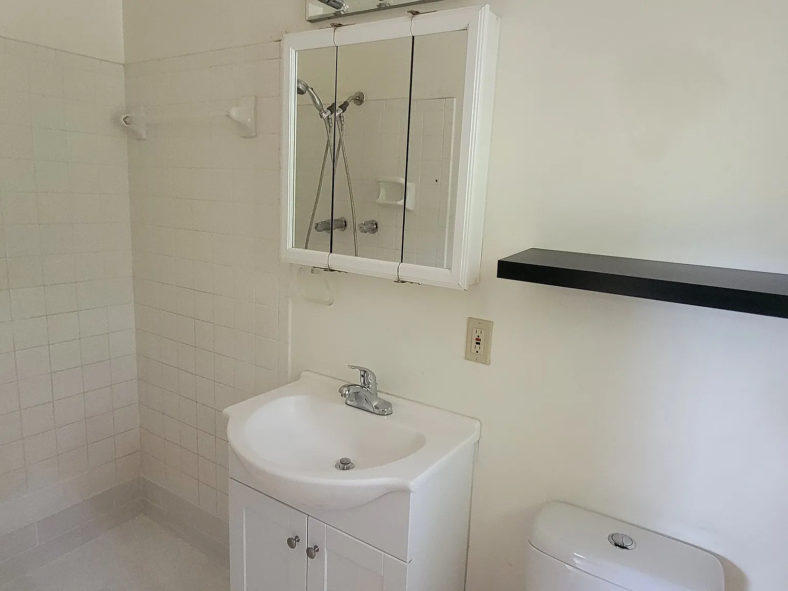 5 bed, 2687 sqft, $850 — Photo 3
