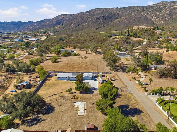 3rd image of 3232 Monterey Crest Dr