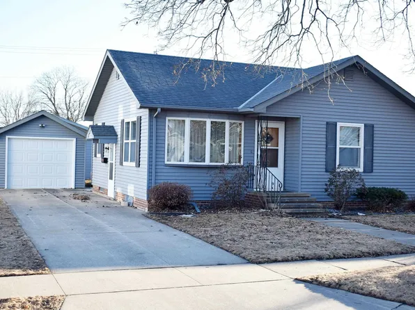 620 Park St, Osage, IA 50461