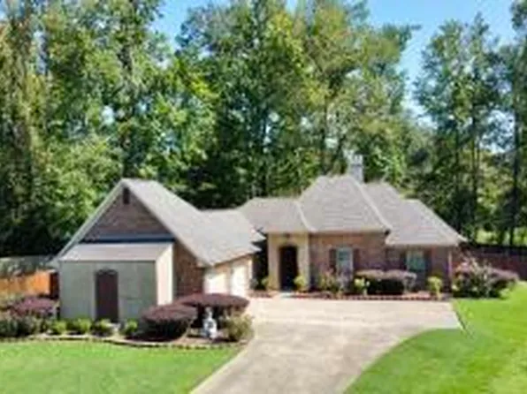 139 Glen Auburn Dr, Clinton, MS 39056