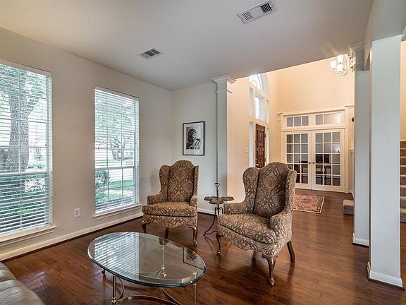 FORMAL LIVING ROOM