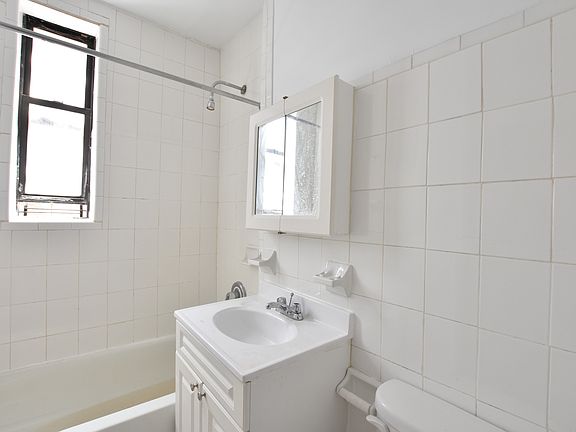5th image of 615 W 186th St APT 4N