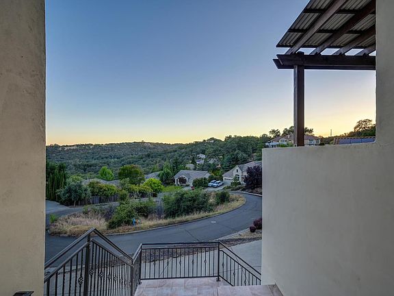5th image of 623 Taraya Ct
