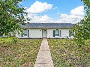 1009 Pleasant Valley Rd, Garland, TX 75040