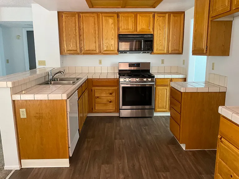 6061 Stonecreek Dr — Photo 6