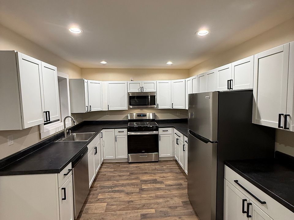 1st image of 122 Highland Cir