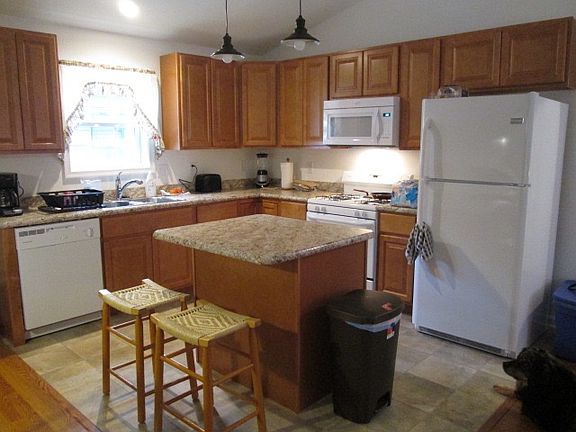 4th image of 23416 Marina Dr W