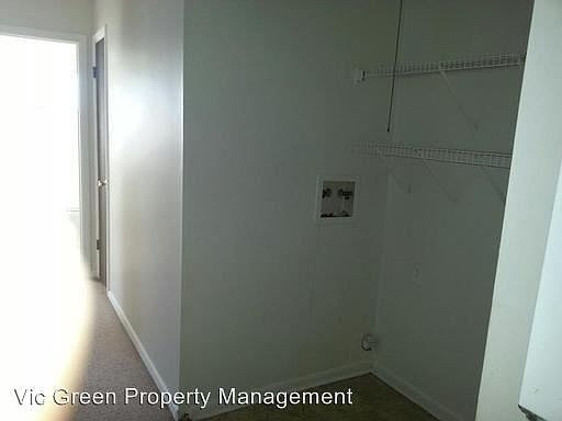 4th image of 4540 Elliot Ave APT 1