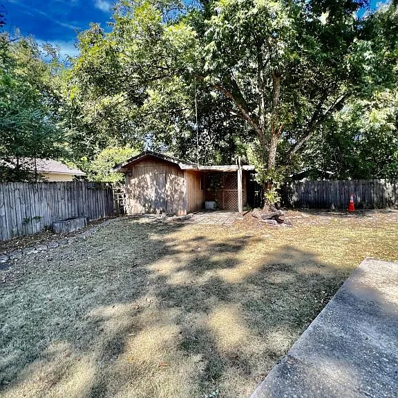 1602 Stadium St — Photo 24