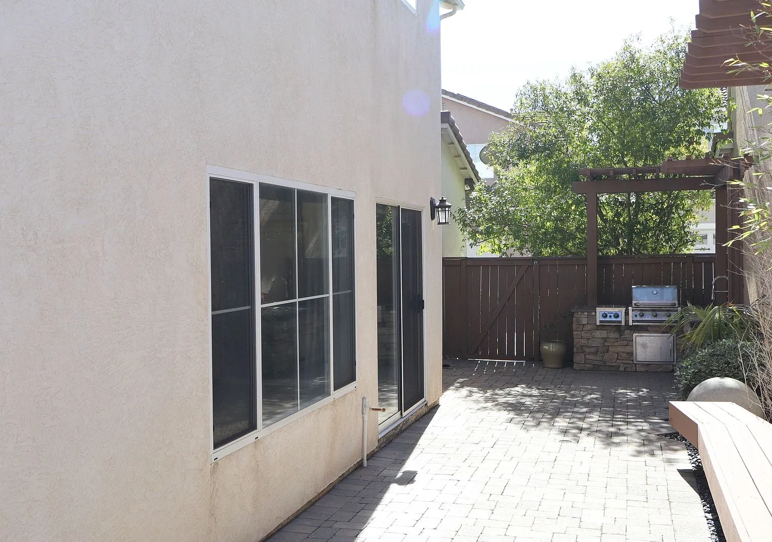 3 bedrooms 2.5 baths house in Eastlake- Chula Vista — Photo 4
