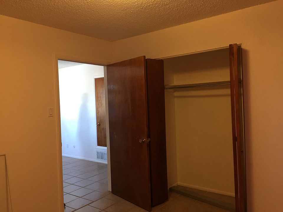 1st image of 900 El Camino Real St