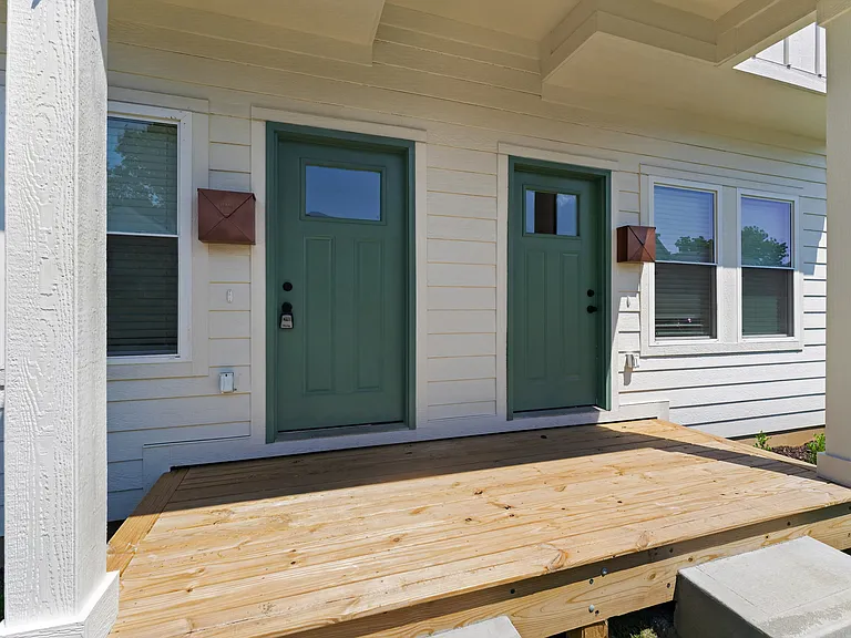 2439 Guilford Ave — Photo 4