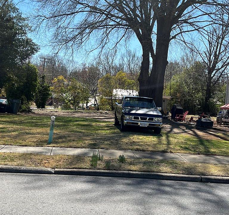 2nd image of 105 Harris Pl