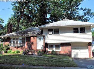 22 Woods Ave, Bergenfield, NJ 07621