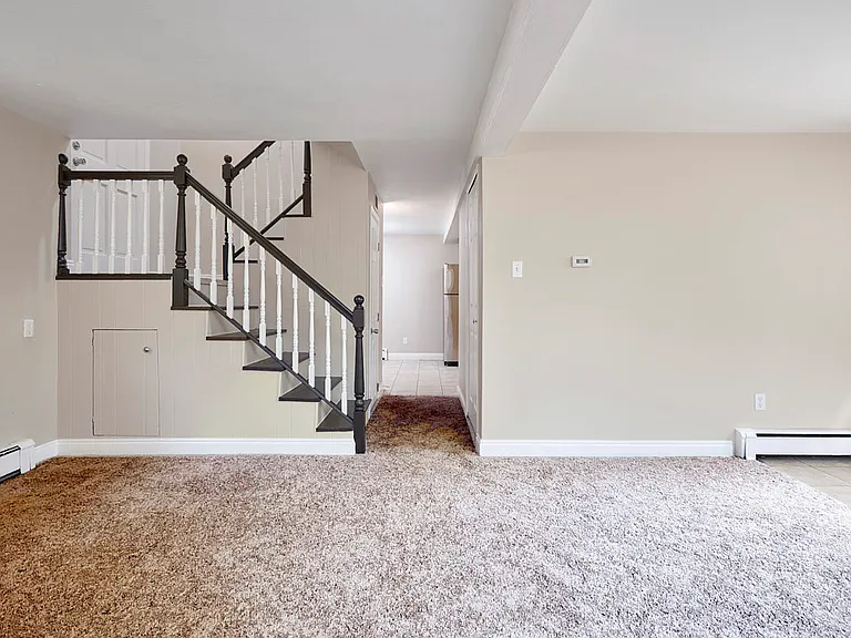 241 Elmwood Dr — Photo 3