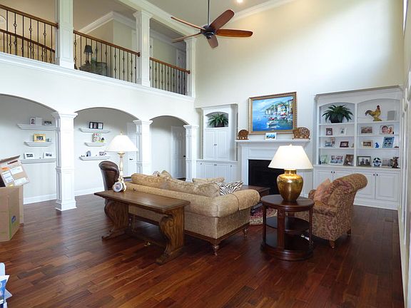 5th image of 9025 Grey Pointe Dr