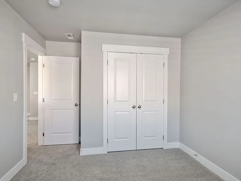 2101 W Northridge Dr — Photo 32