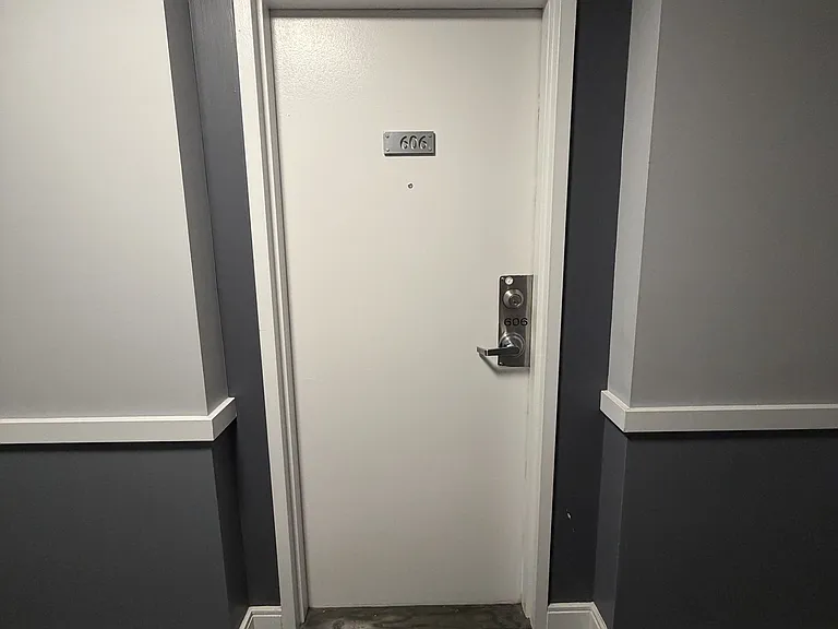 147 Wellington St W #606 — Photo 2