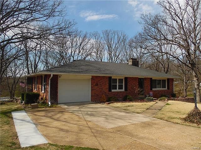 1st image of 3693 Twin Oaks Dr