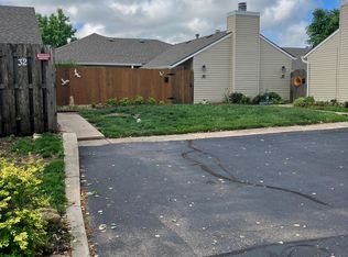 30 Maverick Dr, Wichita, KS 67220