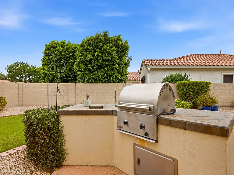 622 E Vinedo Ln — Photo 45