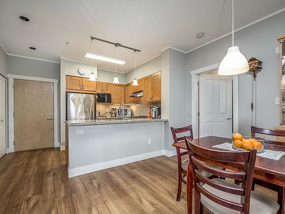 2nd image of 2601 Whiteley Ct #206