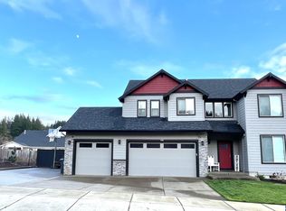 1494 Meadow Ave, Silverton, OR 97381