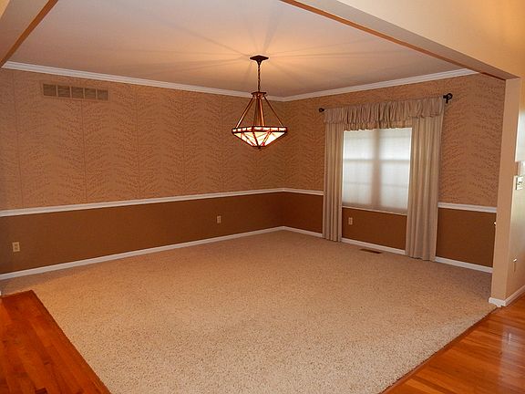 5th image of 1683 Saint John Pl