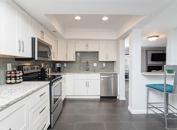 3rd image of 8315 Cricket Lake Dr