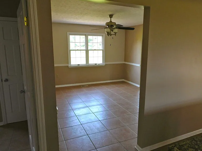 7608 Kyles Station Rd — Photo 14