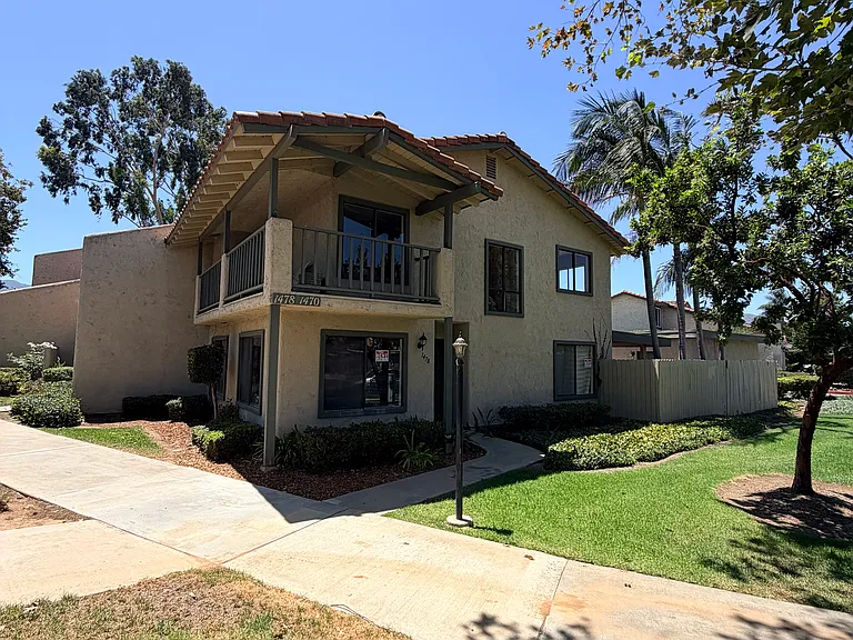 1478 Camelot Dr — Photo 1
