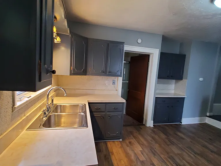 114 4th St #1 — Photo 6