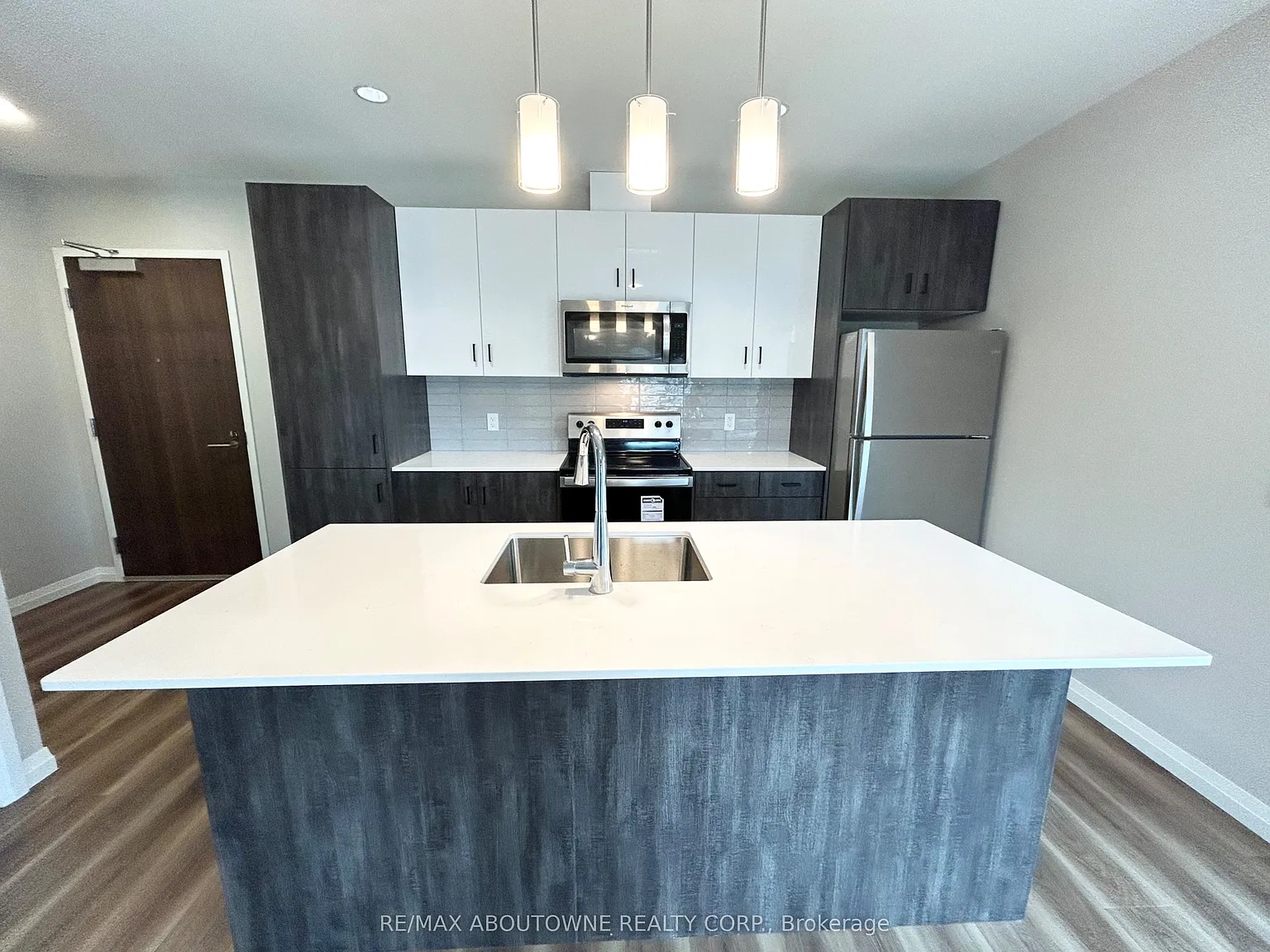 2 bed, $2,375 — Photo 4