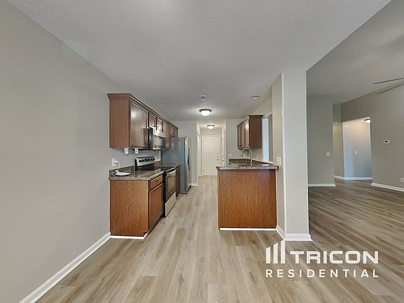 5th image of 3508 Oak Creek Dr