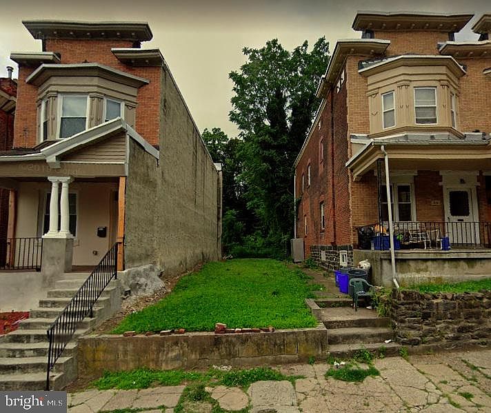 1st image of 214 W Abbottsford Ave