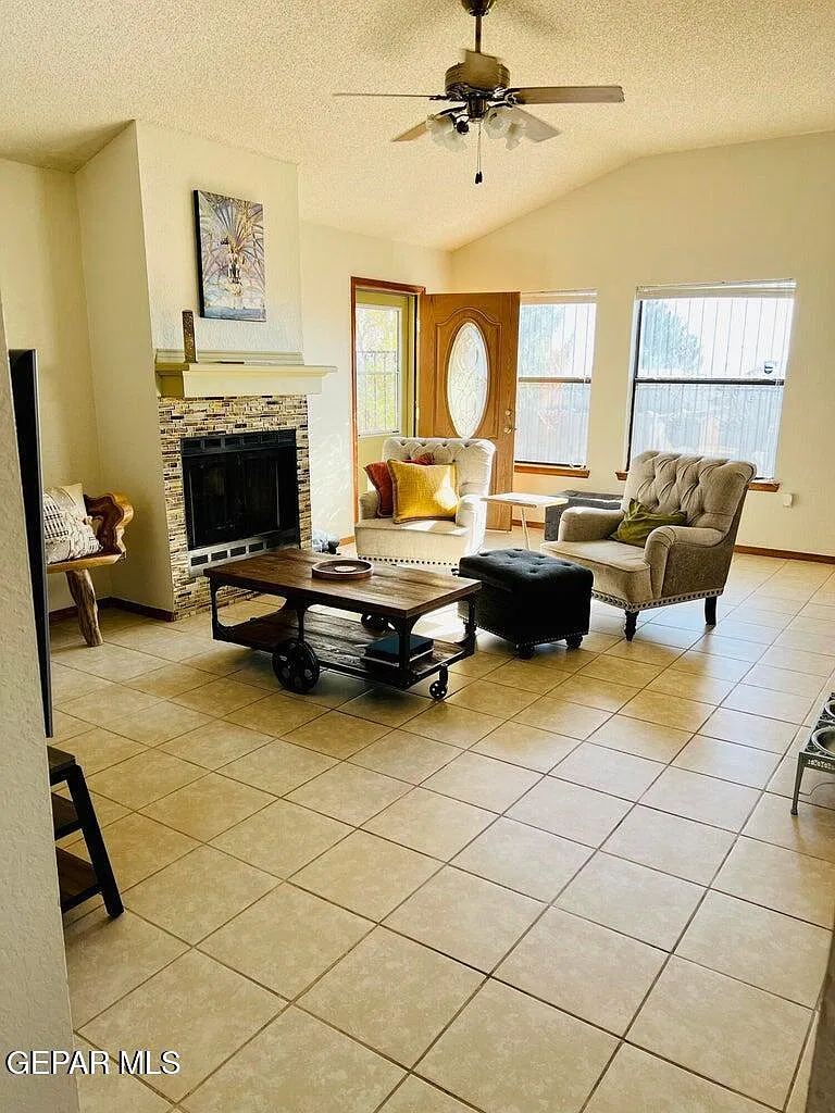 2 bed, 2.0 bath, 1457 sqft, $1,500 — Photo 3