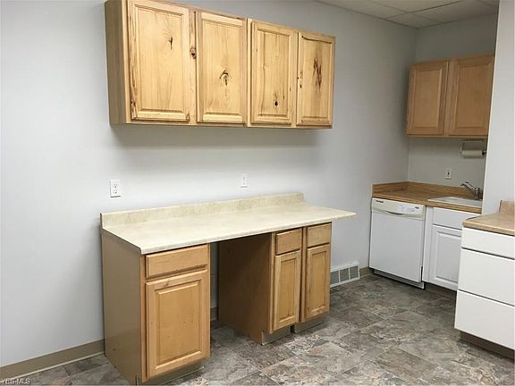 2nd image of 30510 Lakeland Blvd