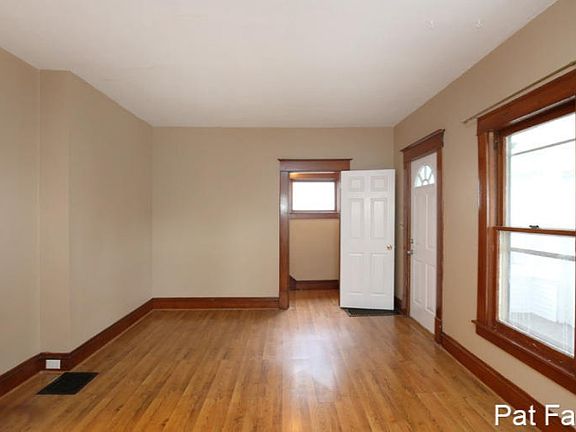 3rd image of 1544 North Ave NE