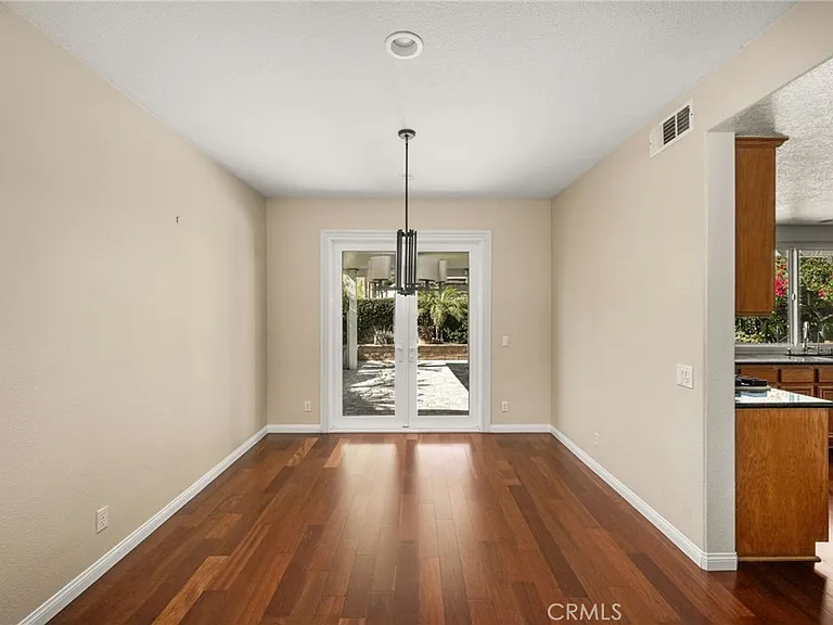 4867 Tremezzo Dr — Photo 8