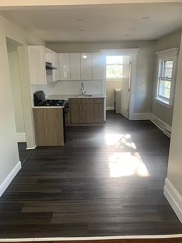 76 Ridge St Photo 1