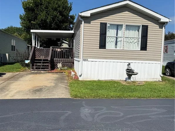4865 Snowdrift Ln, Zanesville, OH 43701